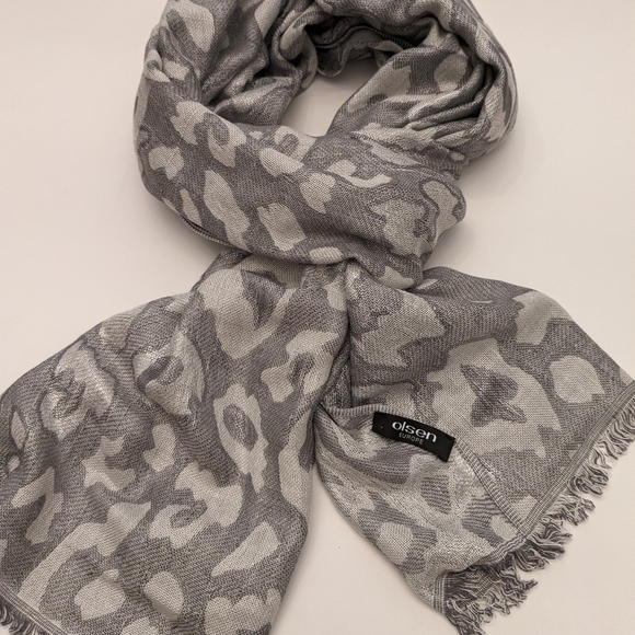 Olsen Europe silver shawl/ scarf - Picture 3 of 8